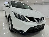 Nissan Qashqai 1.2 DIG-T CVT Revcam 2015 Rear Entertainment White